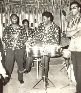Image liée à « Orchestre Tropicana — Volume 4 » (Orchestre Tropicana)